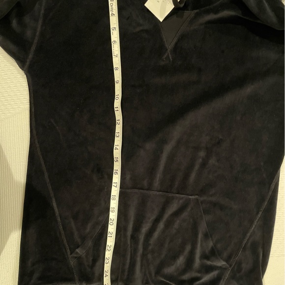 NWT ZELLA Black Long Sleeve Velvet Pullover Hoodie Women’s size Medium - Picture 6 of 9